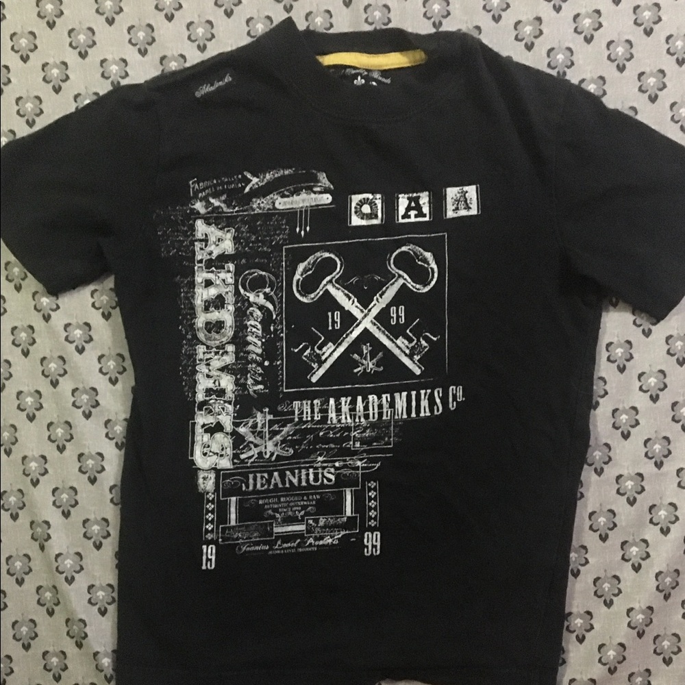 Boys Akademiks shirt